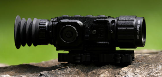 Leichtes, tragbares Wärmebildgerät mit schneller Reaktionszeit und präziser Wärmebildung in verschiedenen Umgebungen