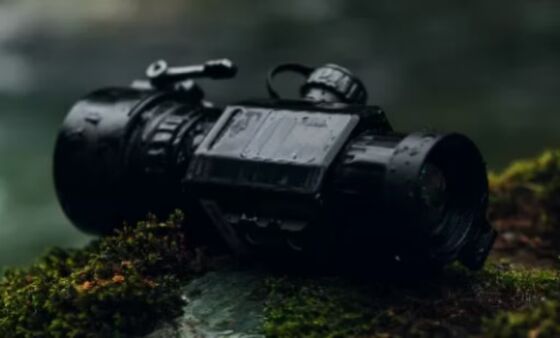 FW-C425F Wärmebild-Monokular mit 1300m Erkennungsreichweite, 1440×1080 OLED-Display und 7,5 Stunden Akkulaufzeit für den Außeneinsatz